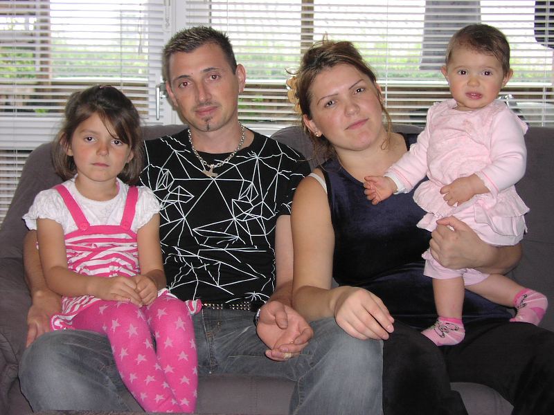 Den serbiske flygtning Mirzad Zairi tvangsudvises torsdag den 2. oktober fra sin kone og to små børn 