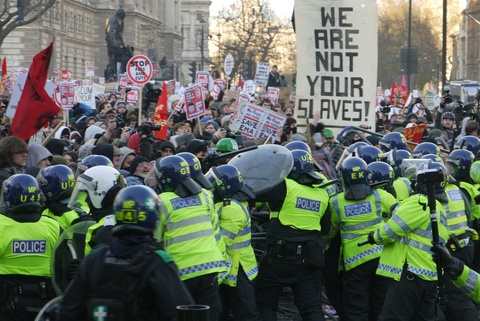 Politi sættes ind mod britiske studerende 10. december 2010