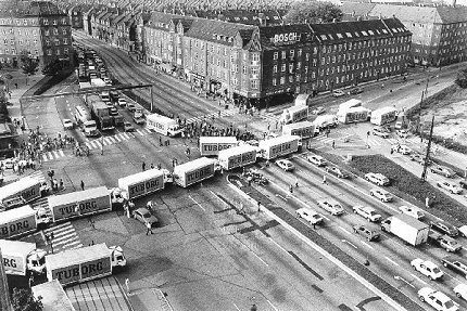 Bryggeriarbejdere blokerer Hans Knudsens Plads 1984