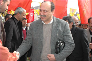 Levent Tüzel, tidligere formand for EMEP, blev valg som uafhængig kandidat i Istanbul
