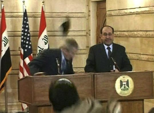 Sko mod Bush Bagdad december 2008