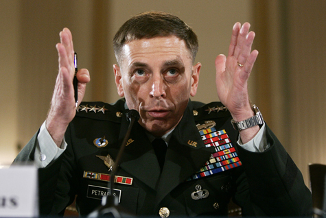 Gen. David Petraeus tegner og fortæller i den amerikanske kongres