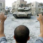 Tanksene ruller frem