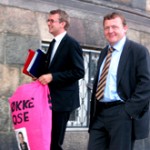 Regeringsgrundlag og hestekur: VK rider igen