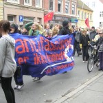 Gi Århus Smilet tilbage – En flot og festlig demonstration mod borgerskabets voldskorps