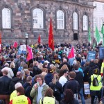 Bryd den kapitalistiske offensiv! Bryd med blokkene!