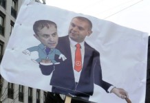 Corydon tilbage: Lad de lavtlønnede betale