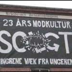 Ungeren: ‘Vi bliver i huset’