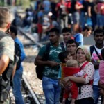 Flygtningestrømmen er nået Danmark: Forvent ingen løsning gennem EU