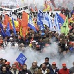 021125france-workers_.protest.ap