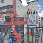 Solidaritet med lærerne i Ecuador: Correa forbyder lærerfagforening og lader politiet angribe den