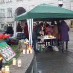 Dag 5555 for FredsVagten ved Christiansborg – fint fremmøde til Lysdagen