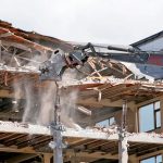 Regeringen bulldozer fattigkvarterer – Af Oktober Radio Århus