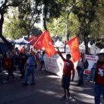 Til arbejderne og folkene! Til de revolutionære og kommunisterne!