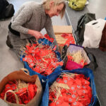 Næstehjælperne opsætter 64.500 håndlavede hjerter for Danmarks fattige børn d. 16.marts