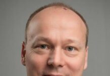 Mindeord: Ib Roslund blev 52 – han bisættes i dag