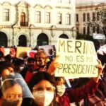 Masseprotester i Peru tvinger kuppræsident til at træde tilbage