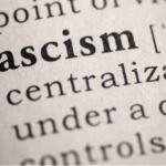 Interview med redaktøren af Håndslag: Tvangslovgivning er en glidebane mod fascisme