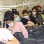 En tid hvor kapitalismen udnytter corona-pandemien, mens verdens folk protesterer