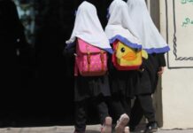 Bombeattentat i Kabul og massakre på palæstinensere