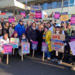 Britiske sygeplejersker fortsætter punktstrejker for bedre løn og flere ansatte mens regeringen nægter at forhandle