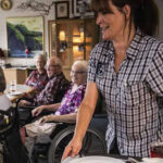 37 timers arbejdspligt for kontanthjælpsmodtagere: Nu kan de også lige blive husassistenter – uden løn