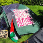Afbryd alle forbindelser til Israel! På besøg i teltlejren Rafah Garden på Københavns Universitet