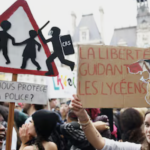 Ungdommen gør oprør mod den kapitalistiske politik